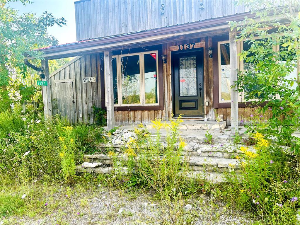 1137-6-highway-south-bruce-peninsula-ontario-x13082180