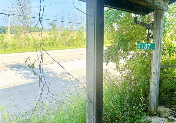 1137-6-highway-south-bruce-peninsula-ontario-x13082180