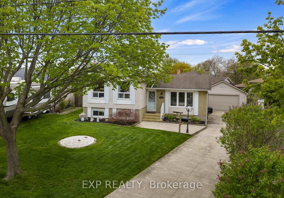 64-carriage-road-st-catharines-ontario-x13082194