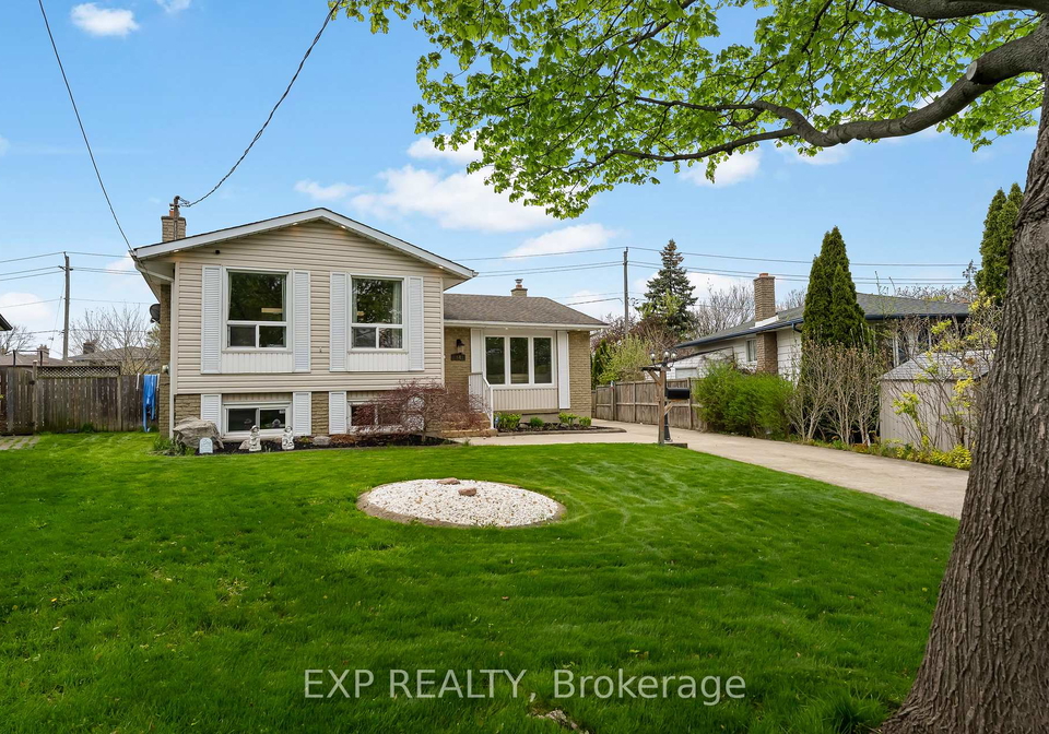 64-carriage-road-st-catharines-ontario-x13082194
