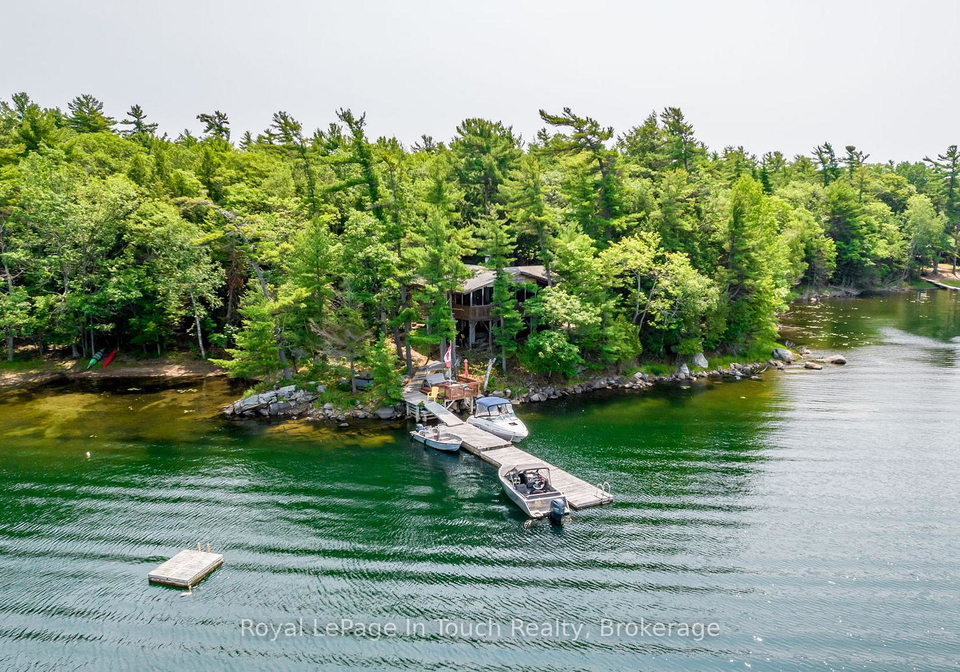 b207-7-wahsoune-island-the-archipelago-ontario-x13082342
