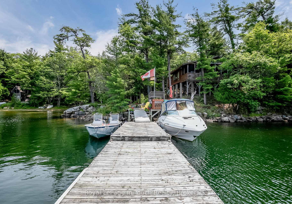 b207-7-wahsoune-island-the-archipelago-ontario-x13082342