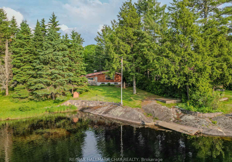 1070-chaikof-road-bracebridge-ontario-x13082394