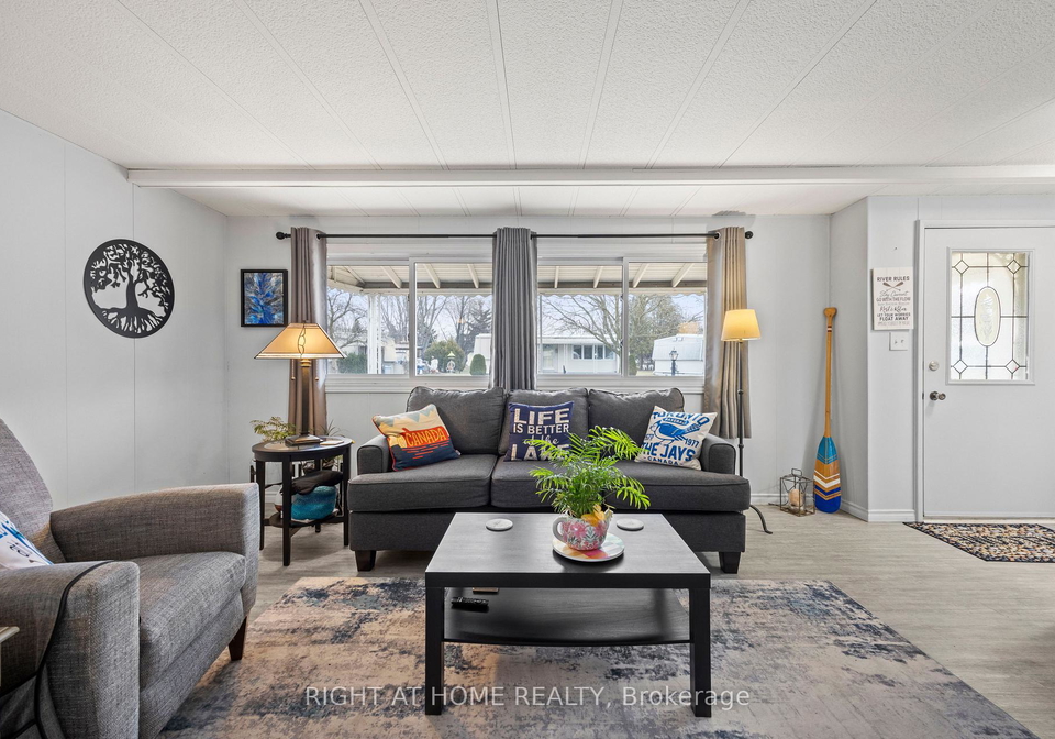 264-highland-springs-south-huron-ontario-x13082798