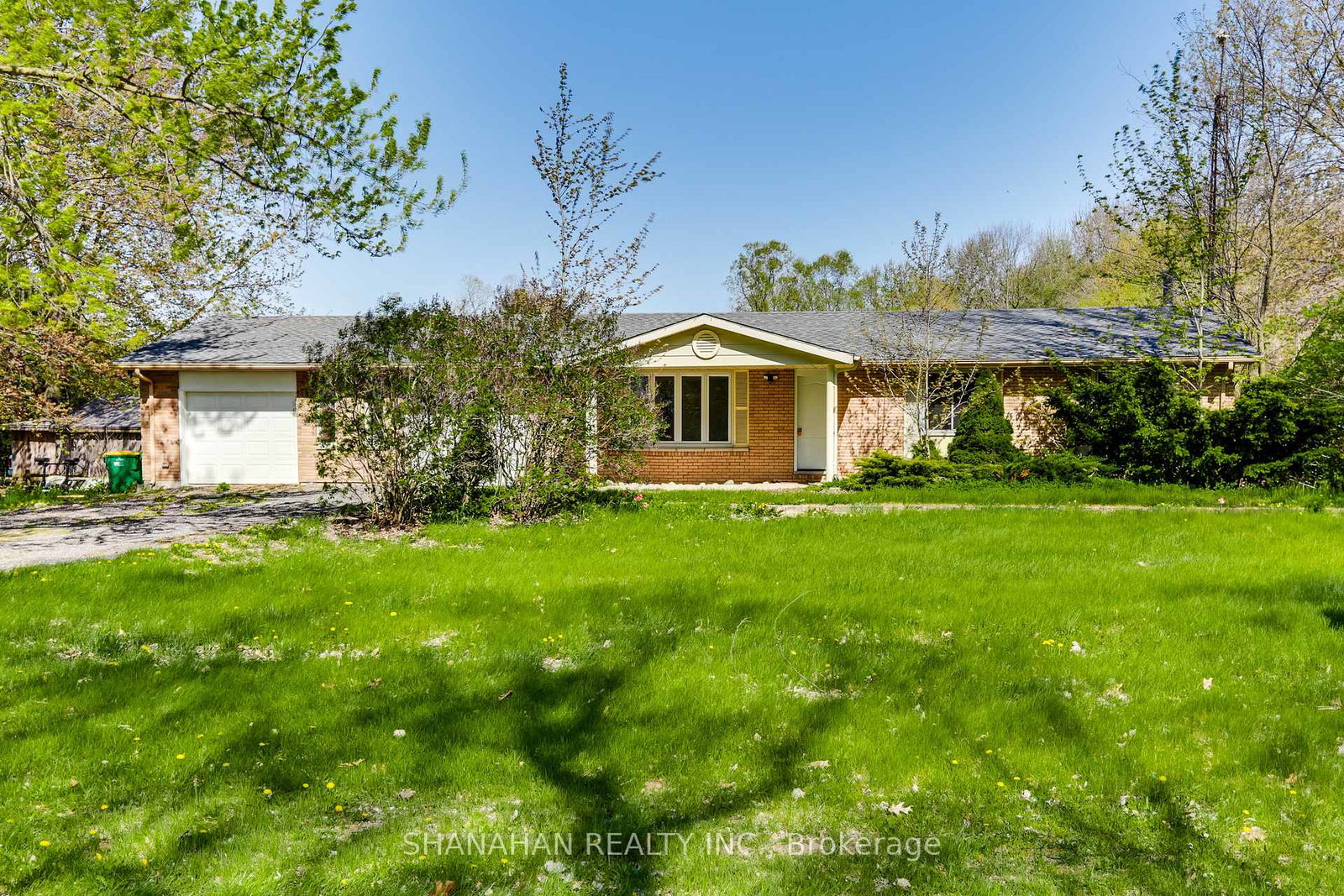 612-trillium-drive-southwest-middlesex-ontario-x13083036