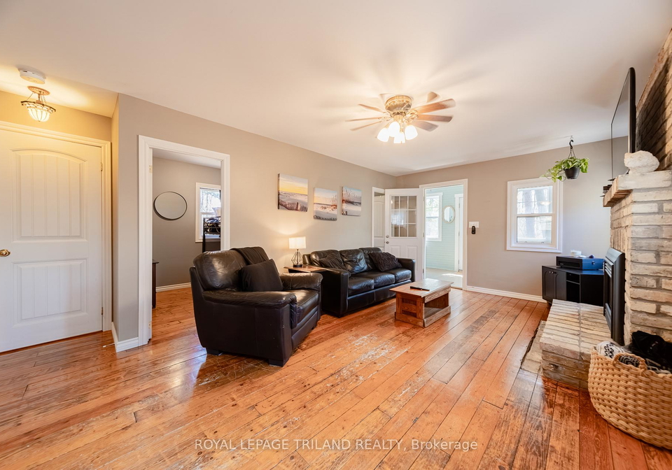 10264-beach-o-pines-road-lambton-shores-ontario-x13083384