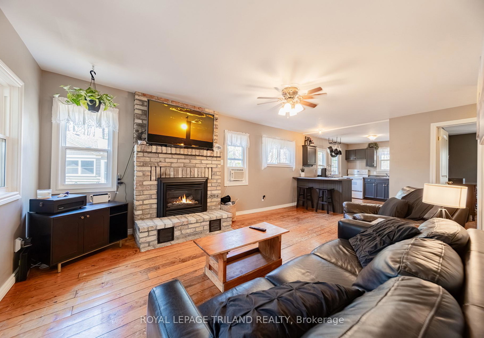 10264-beach-o-pines-road-lambton-shores-ontario-x13083384