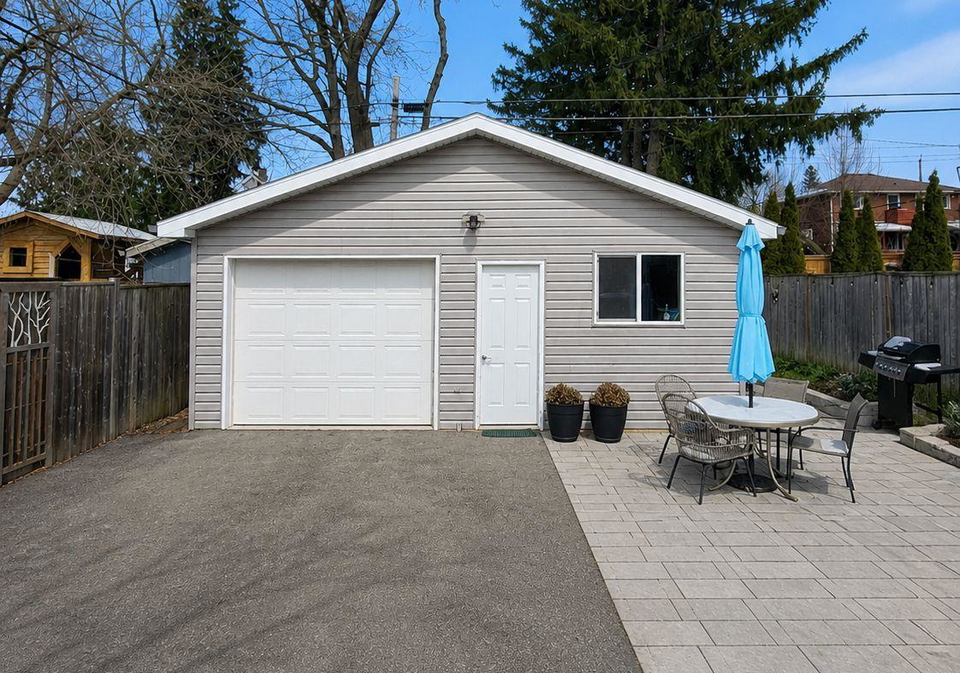 404-nelson-street-brantford-ontario-x13083592