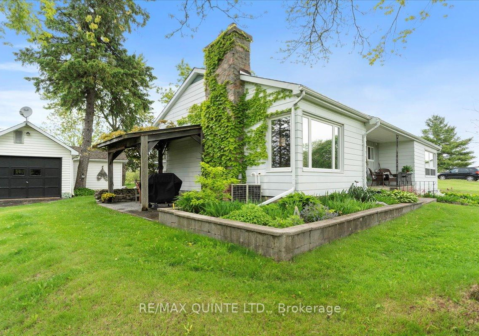 404-bridge-street-w-belleville-ontario-x13083600