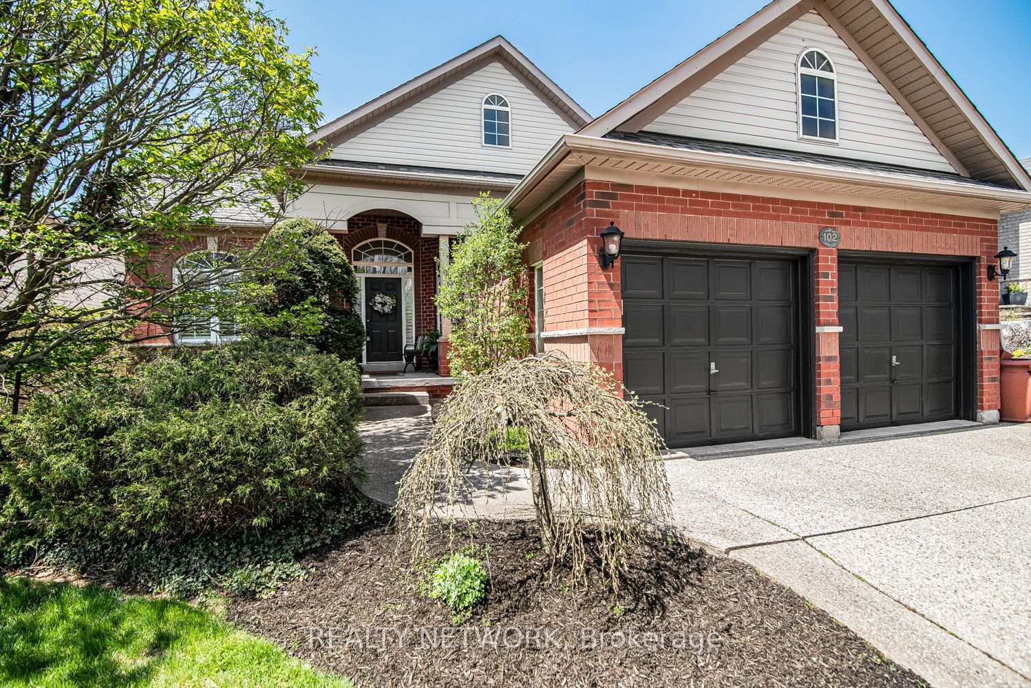 102-moore-crescent-hamilton-ontario-x13083764