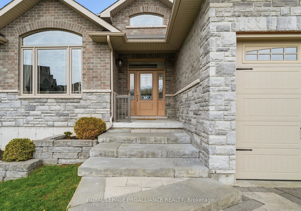 27-blossom-court-quinte-west-ontario-x13083796