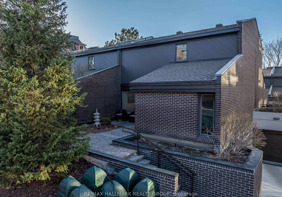 300-queen-elizabeth-drive-ottawa-ontario-x13083848
