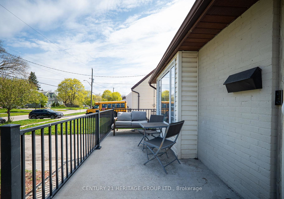 18-armstrong-avenue-hamilton-ontario-x13084494