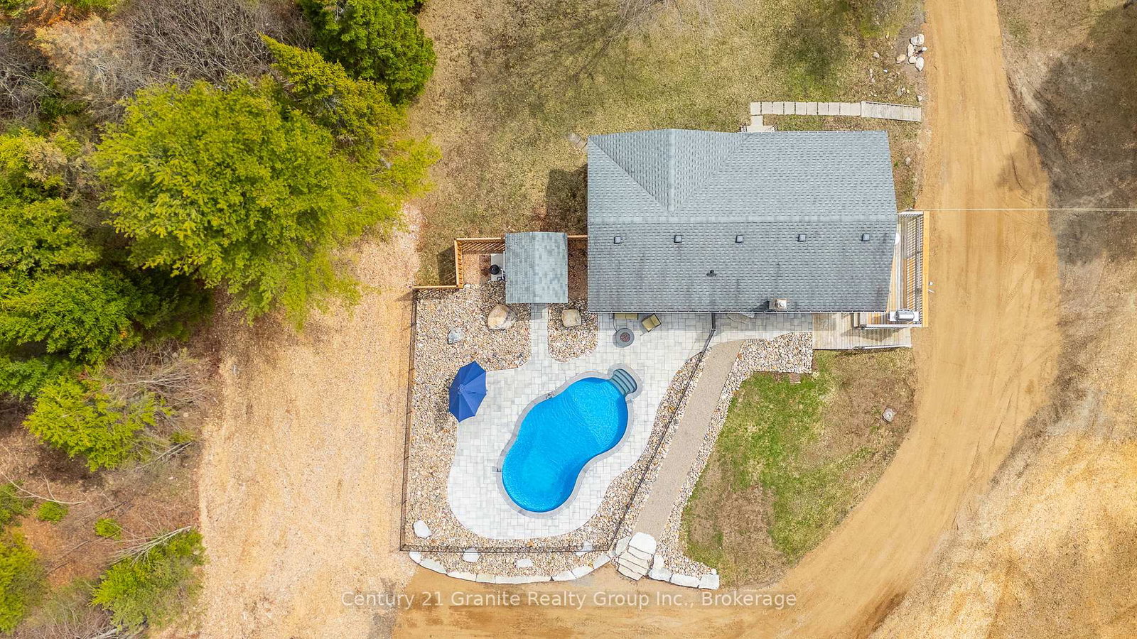 1039-essonville-line-highlands-east-ontario-x13084512