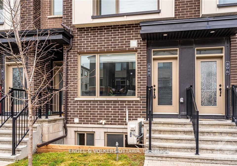 808-kiniw-private-ottawa-ontario-x13084520
