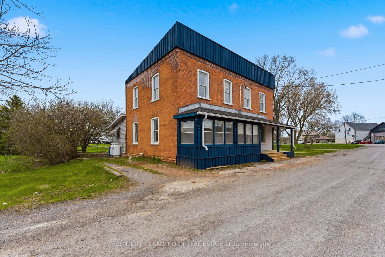16-store-street-prince-edward-county-ontario-x13084594
