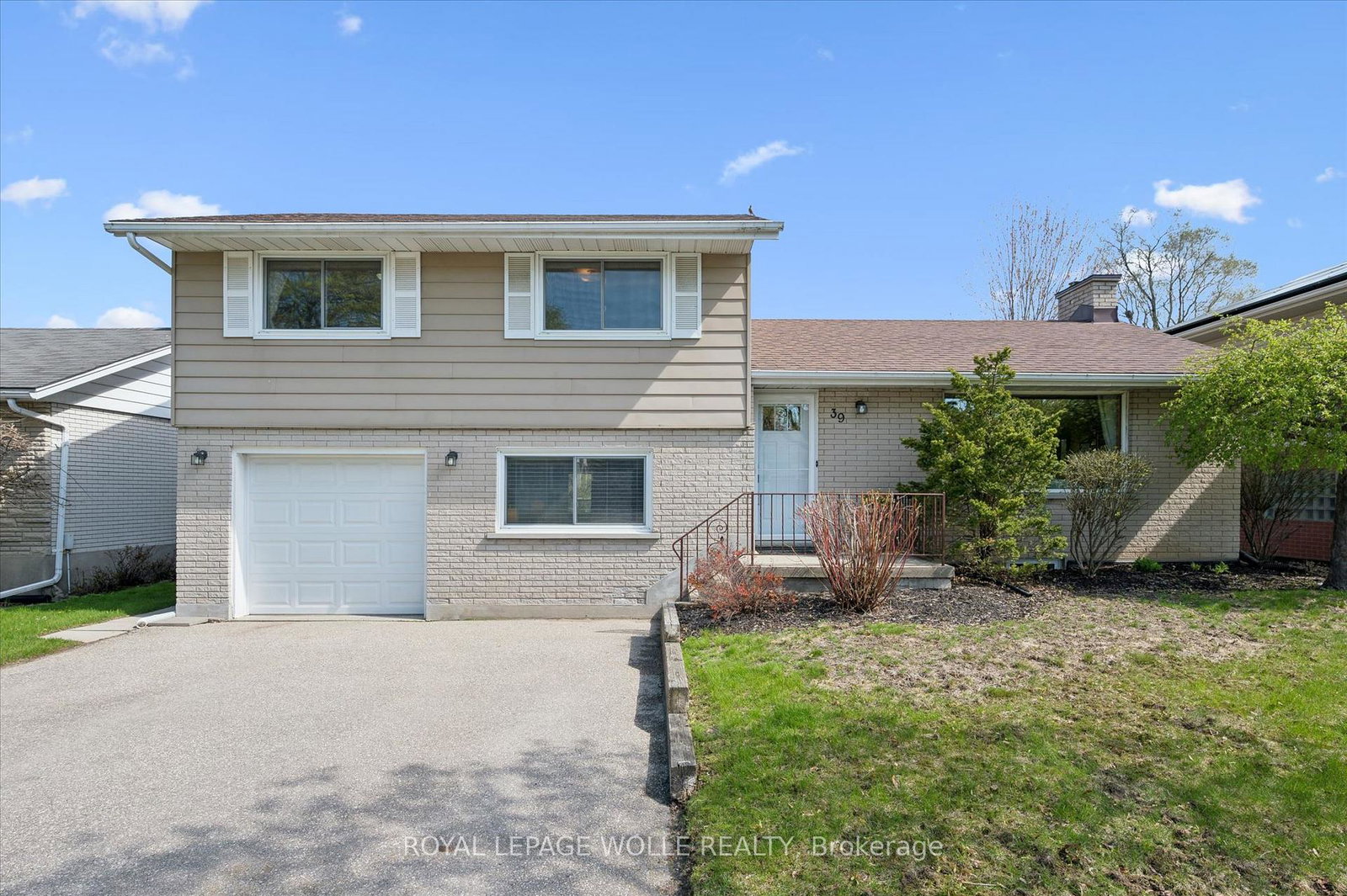 39-charlotte-crescent-kitchener-ontario-x13084790