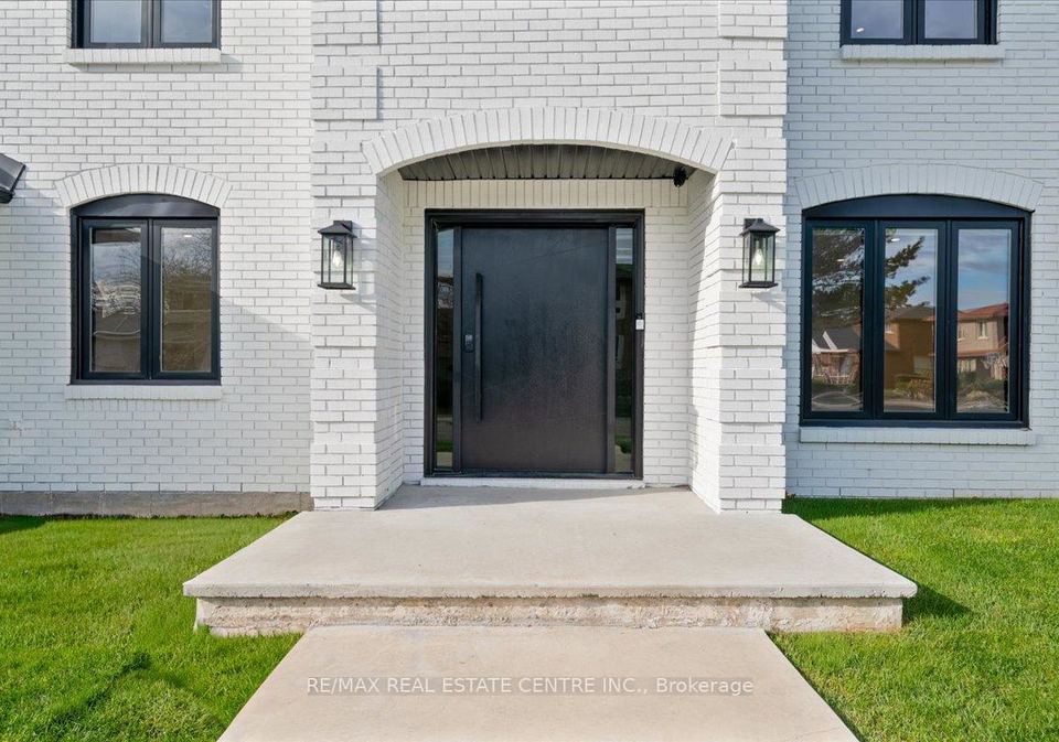 32-elena-court-hamilton-ontario-x13084922