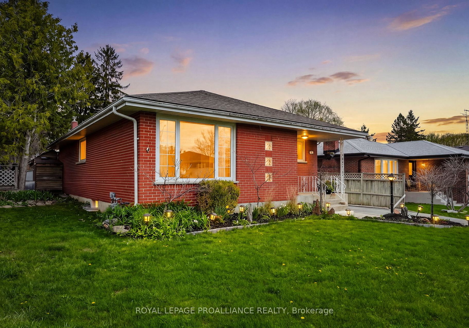 15-gearin-street-quinte-west-ontario-x13085272