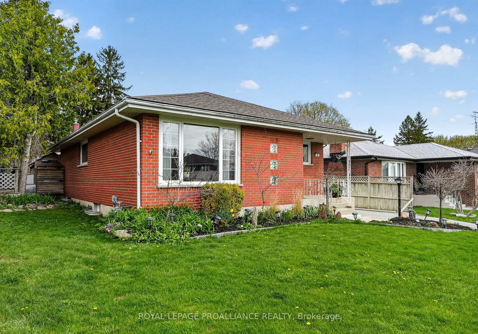 15-gearin-street-quinte-west-ontario-x13085272