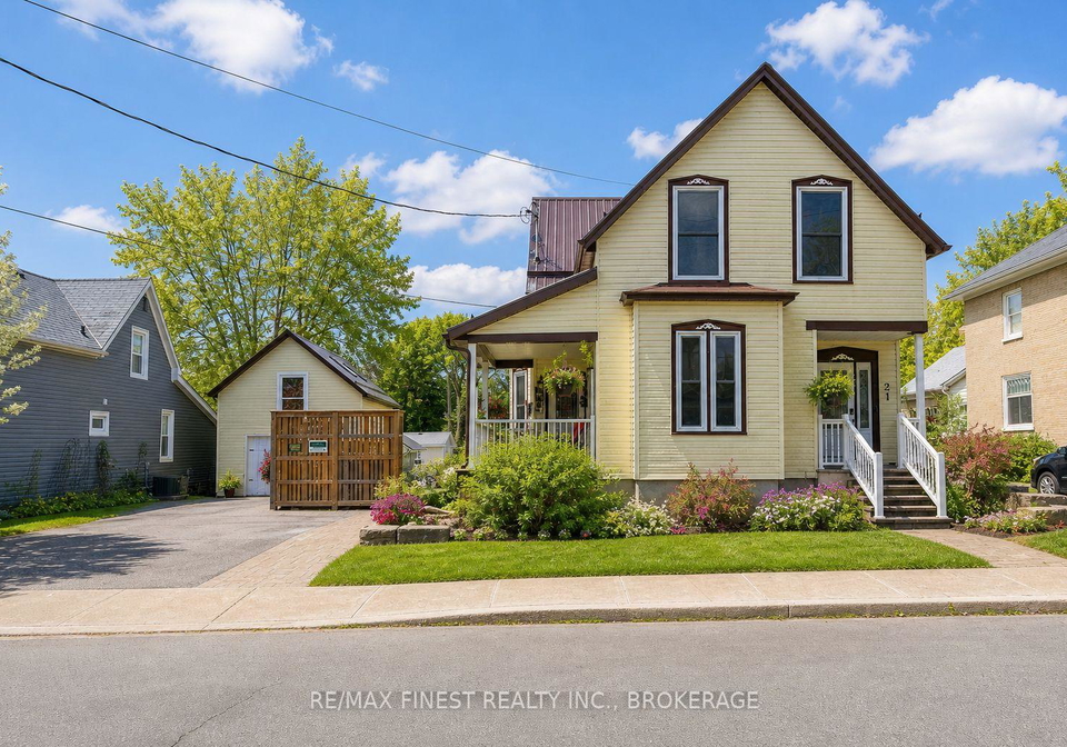 21-centre-street-prince-edward-county-ontario-x13085276