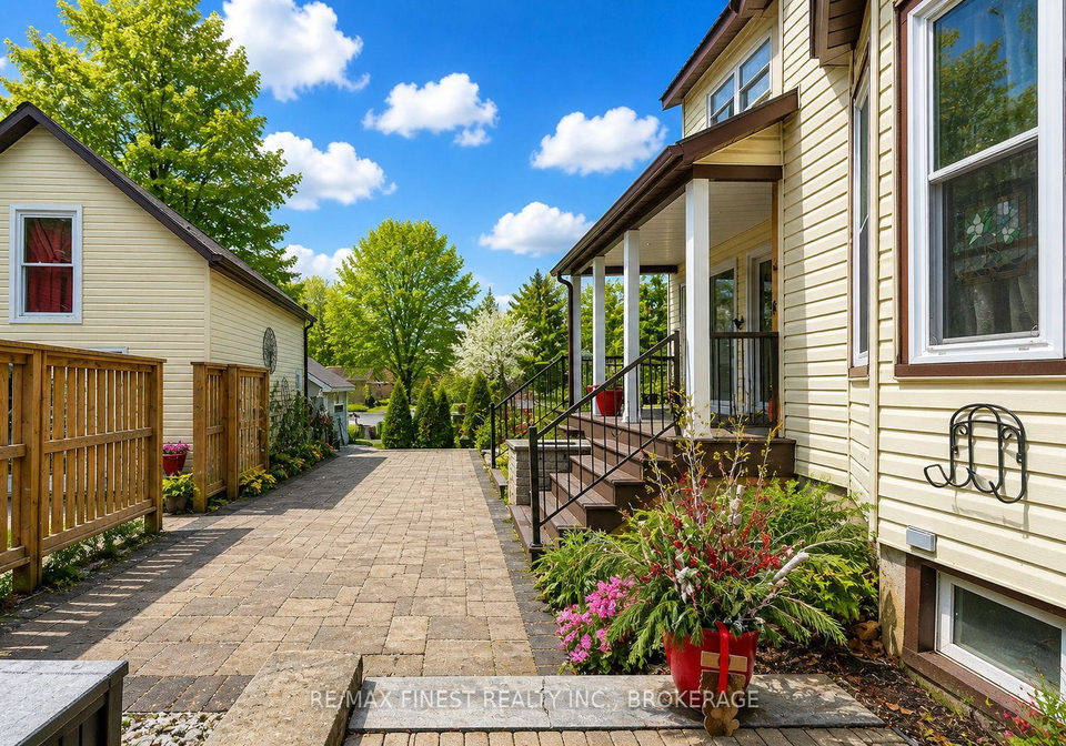21-centre-street-prince-edward-county-ontario-x13085276