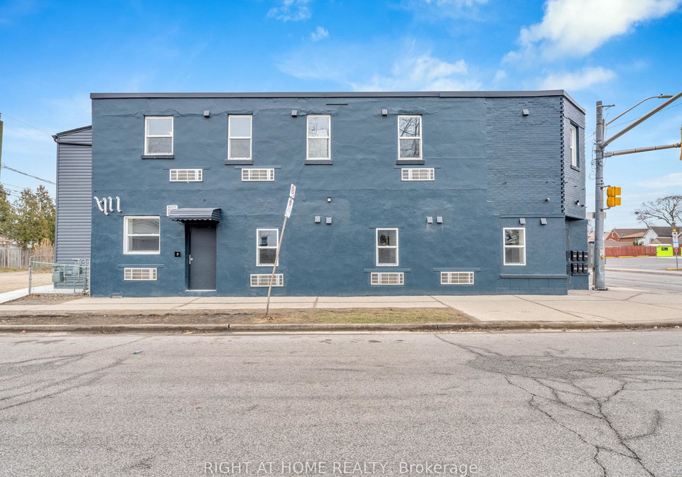 1804-drouillard-road-windsor-ontario-x13085390