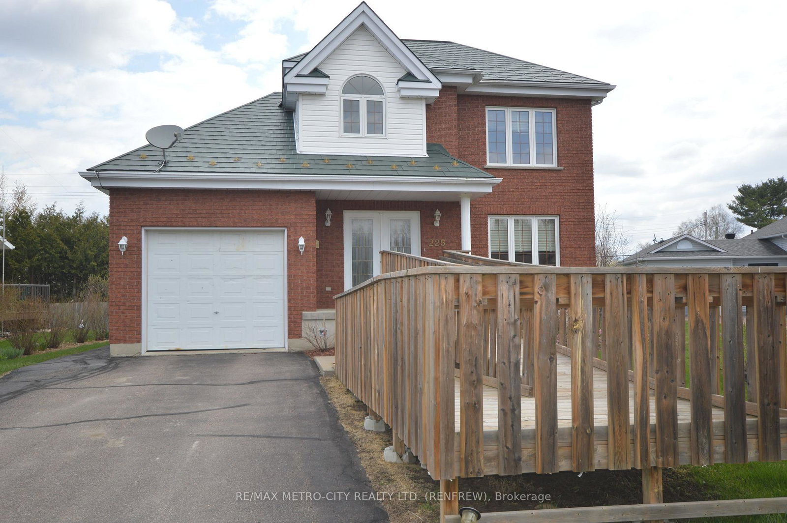 225-vanier-crescent-renfrew-ontario-x13085398