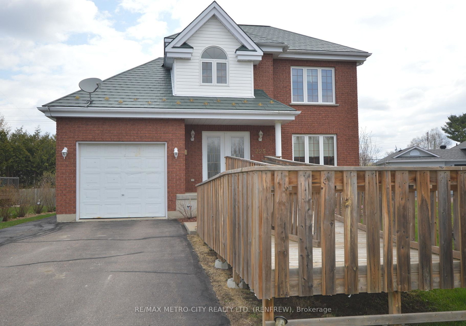 225-vanier-crescent-renfrew-ontario-x13085398