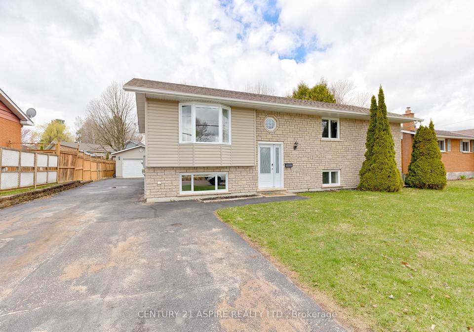 43-selkirk-street-petawawa-ontario-x13085410