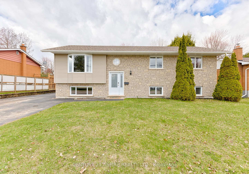 43-selkirk-street-petawawa-ontario-x13085410