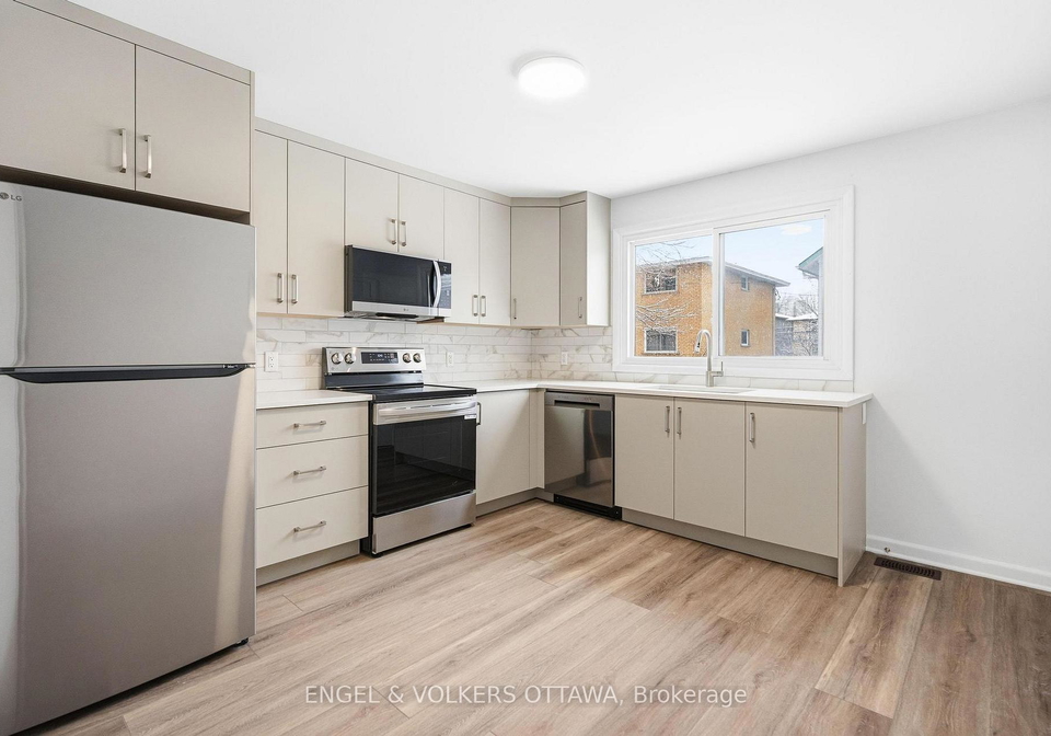 896-pinewood-crescent-ottawa-ontario-x13085810