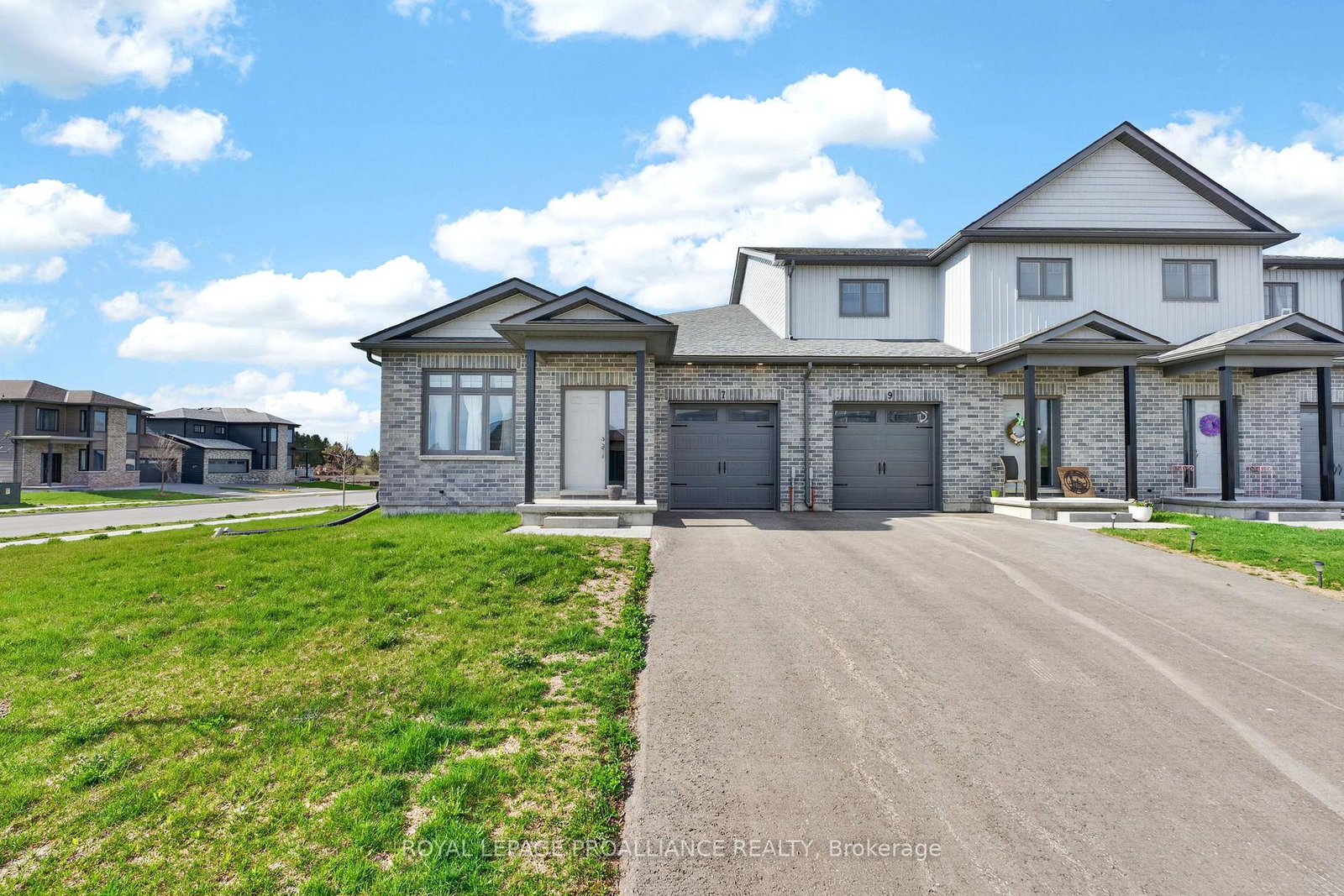 7-griffin-street-prince-edward-county-ontario-x13085942