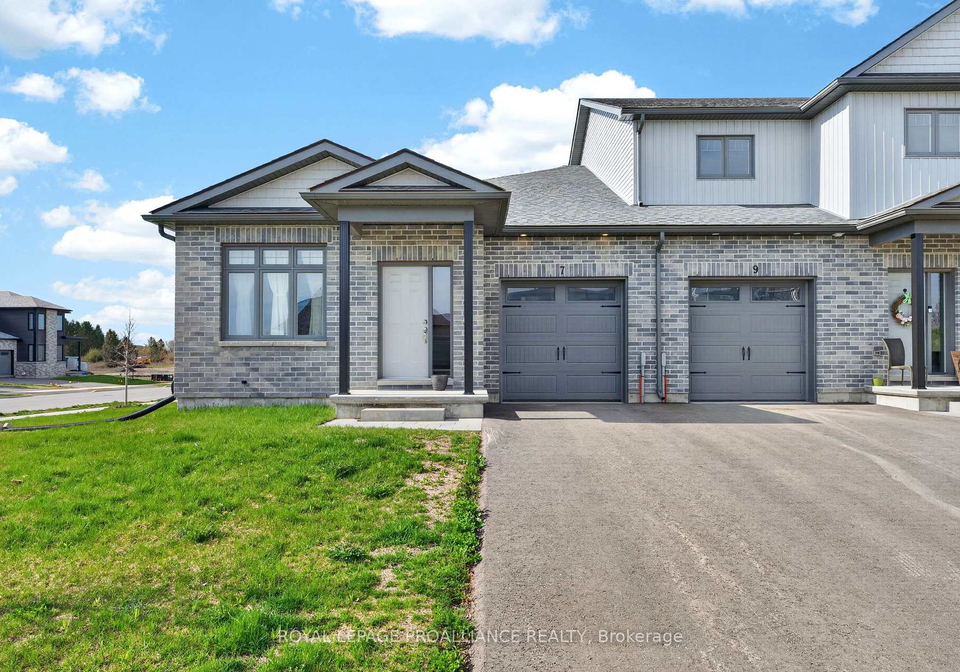 7-griffin-street-prince-edward-county-ontario-x13085942