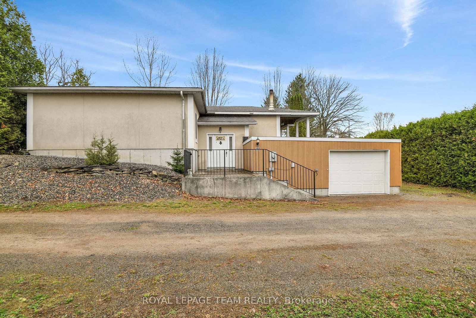 123-charlotte-street-merrickville-wolford-ontario-x13086034