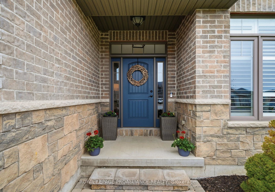 18-trinity-court-belleville-ontario-x13086140