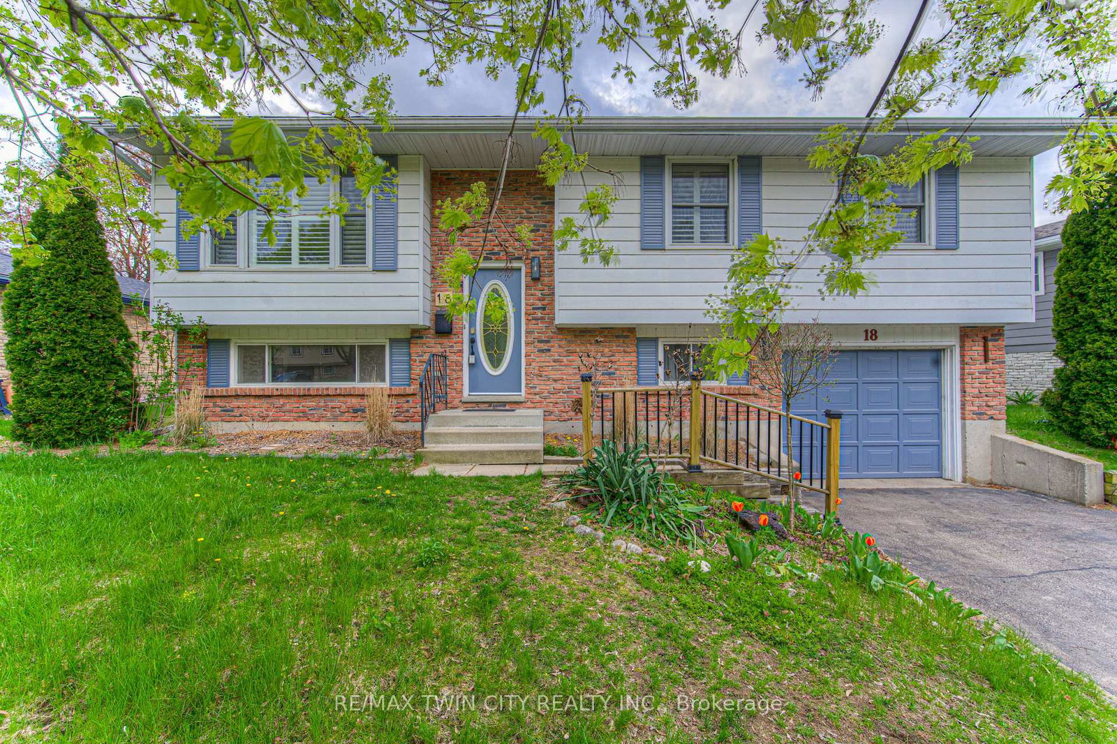 18-gilston-parkway-brant-ontario-x13086332