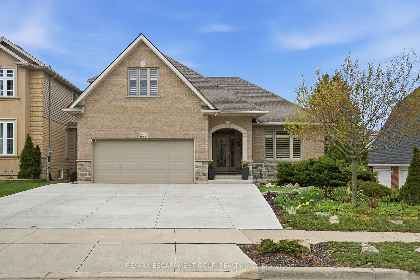 256-highland-road-w-hamilton-ontario-x13086402
