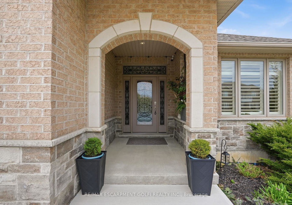 256-highland-road-w-hamilton-ontario-x13086402