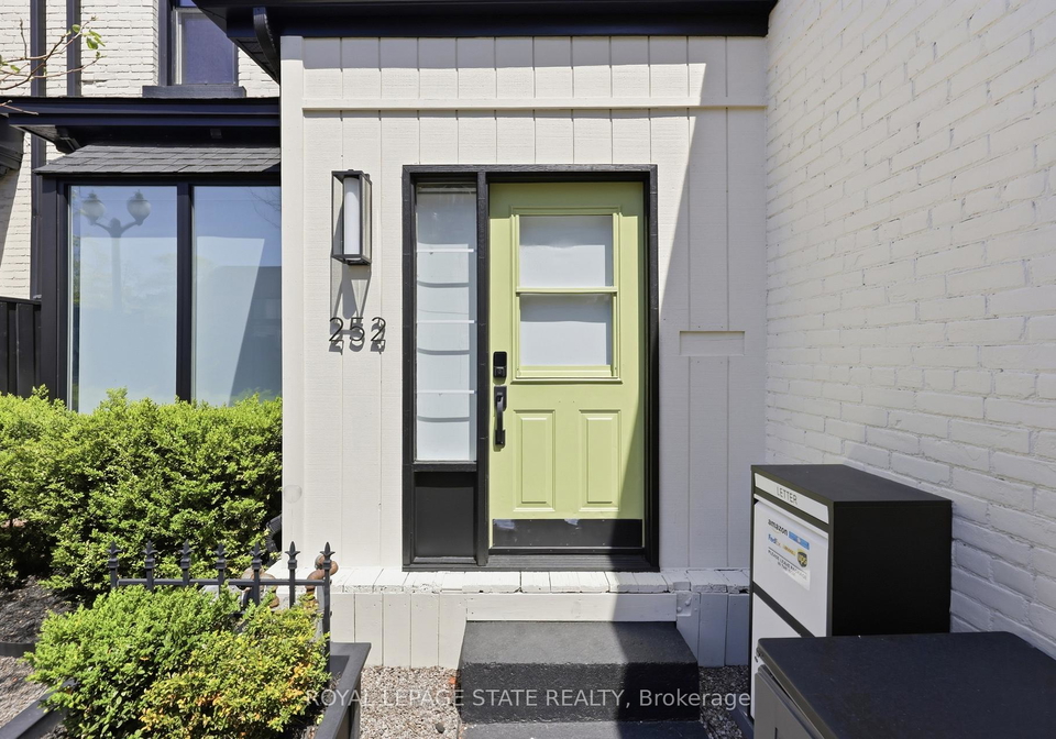 252-king-street-w-hamilton-ontario-x13086962