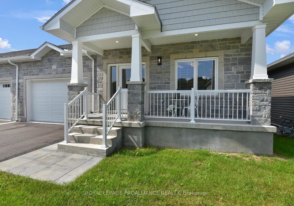 33-douglas-marshall-crescent-brockville-ontario-x13086988