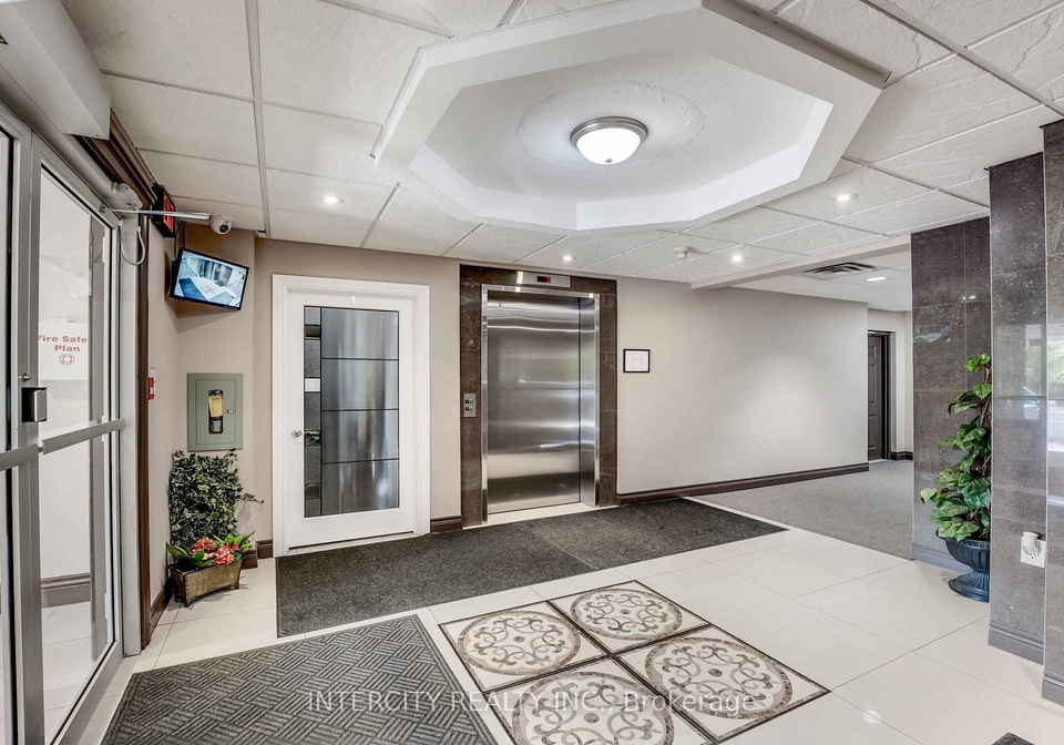 6928-ailanthus-avenue-e-niagara-falls-ontario-x13087022