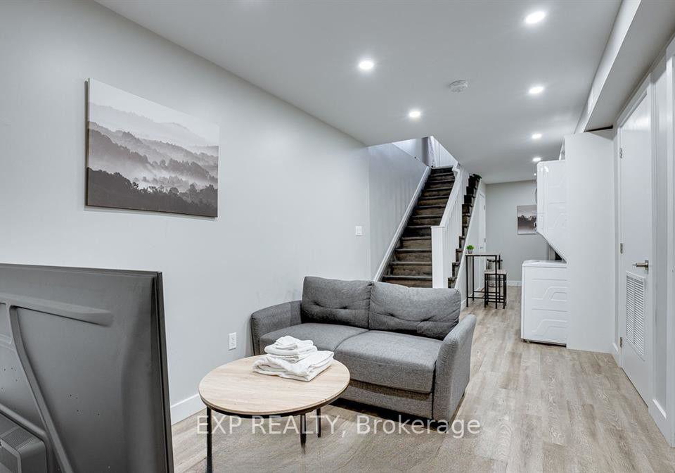 104-wellington-street-n-hamilton-ontario-x13087028