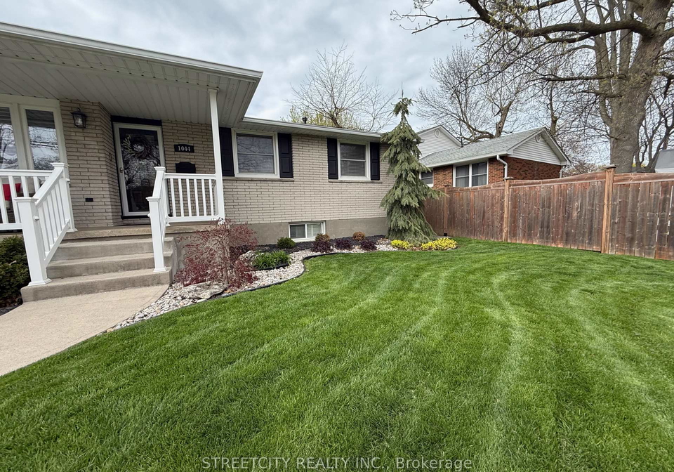 1044-cathcart-boulevard-sarnia-ontario-x13087058