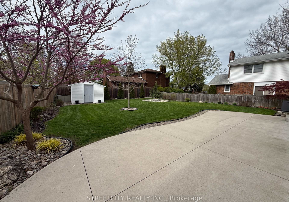 1044-cathcart-boulevard-sarnia-ontario-x13087058