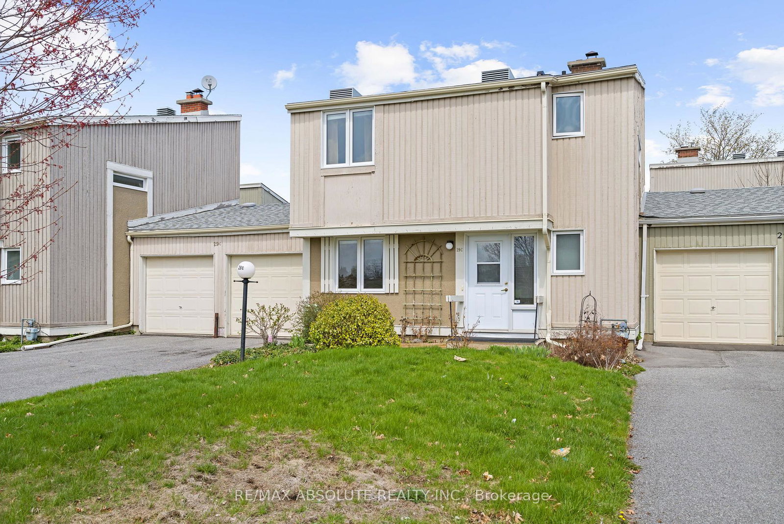 29varley-drive-kanata-ontario-x13087546