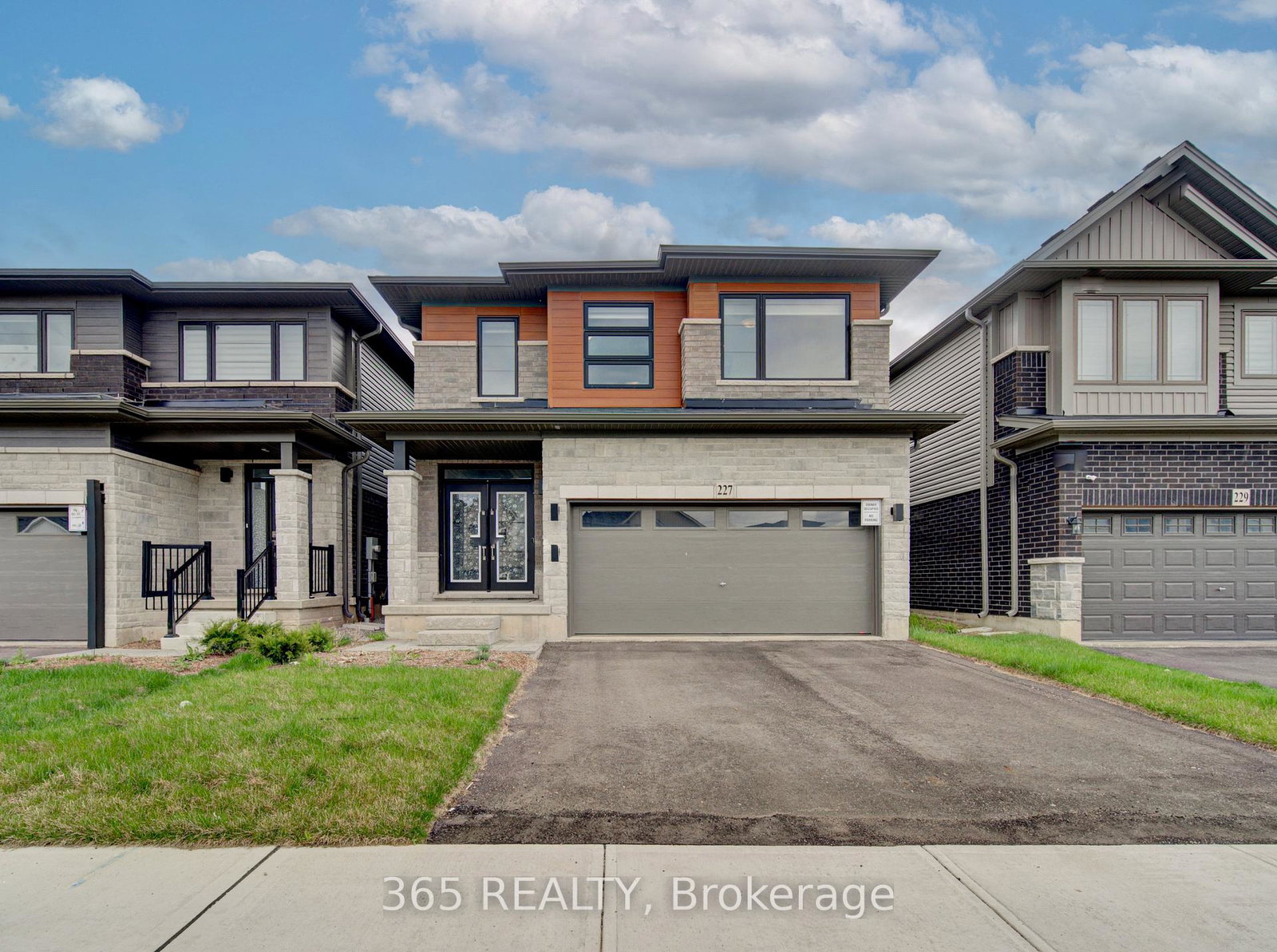 227-longboat-run-w-brantford-ontario-x13087666