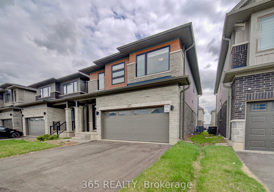 227-longboat-run-w-brantford-ontario-x13087666