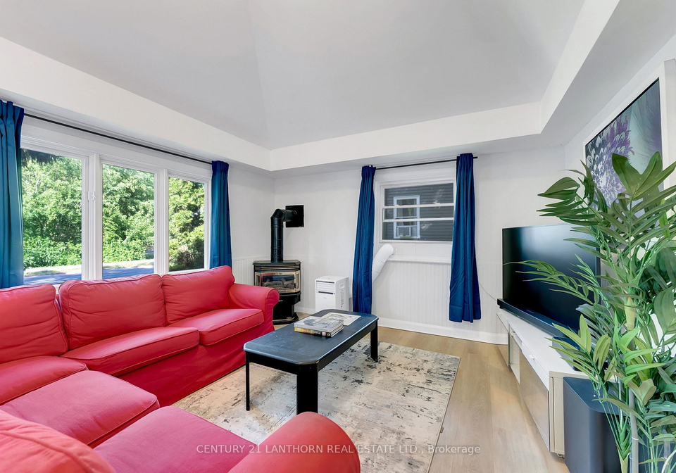 29-12-washburn-street-prince-edward-county-ontario-x13087710