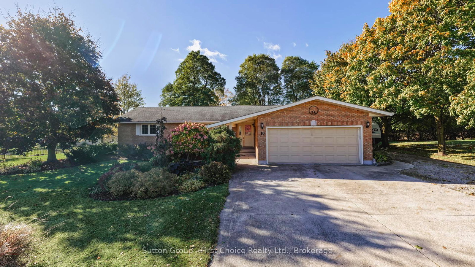 10-bayfield-street-e-huron-east-ontario-x13088184